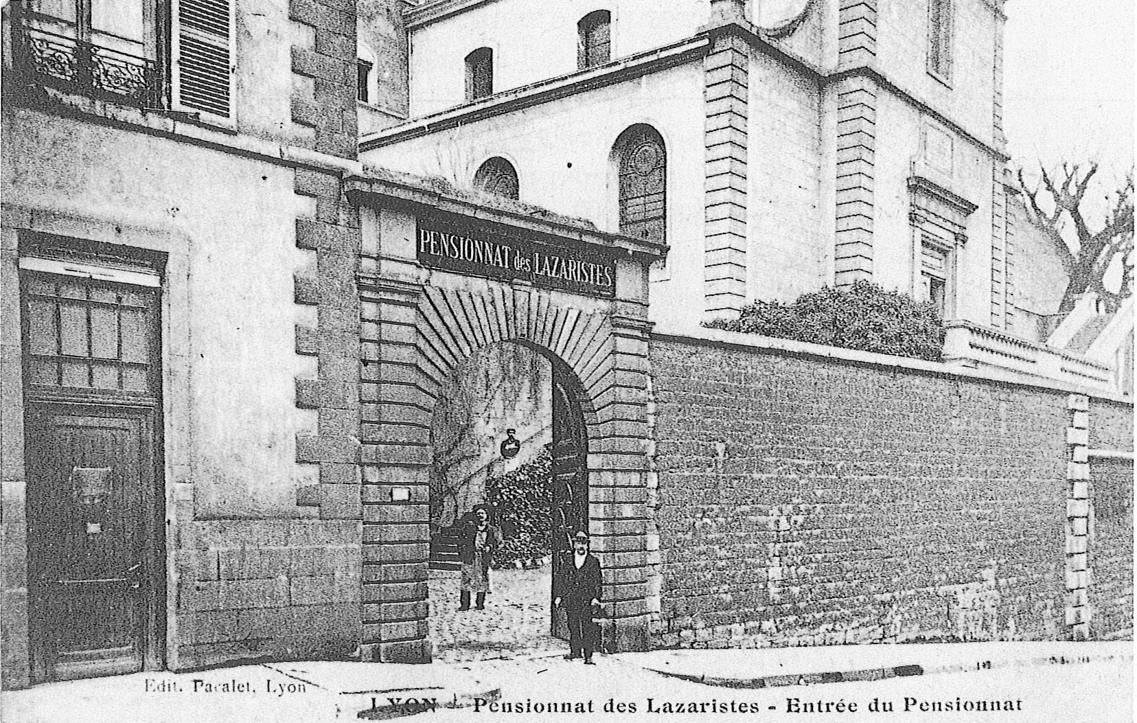 Pensionnat des Lazaristes, montée Saint-Barthélémy ; carte postale ancienne